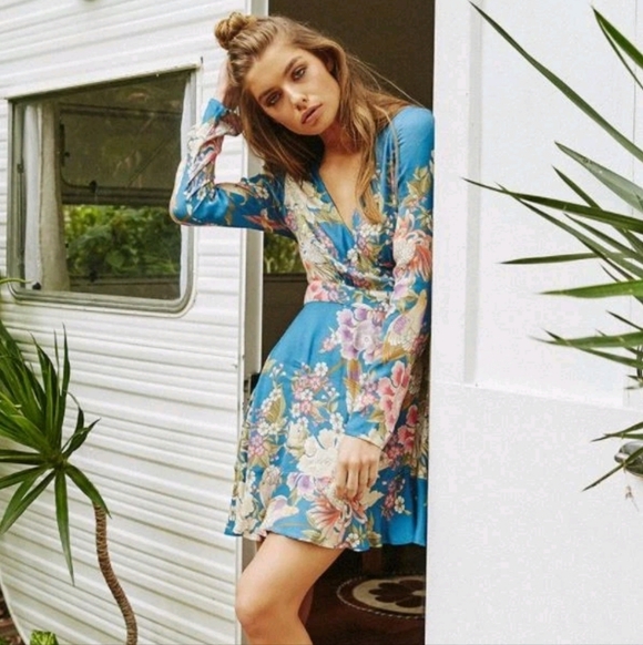 Spell & The Gypsy Blue Skies Floral Print Wrap Mini Boho Dress M - Picture 4 of 6